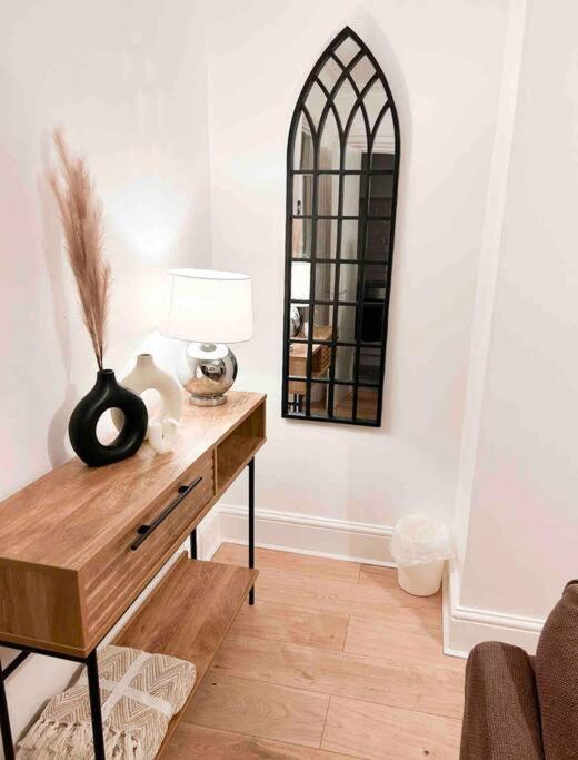 Lovely Two Bedroom Apartment, With Private Garden! Torquay Exterior foto